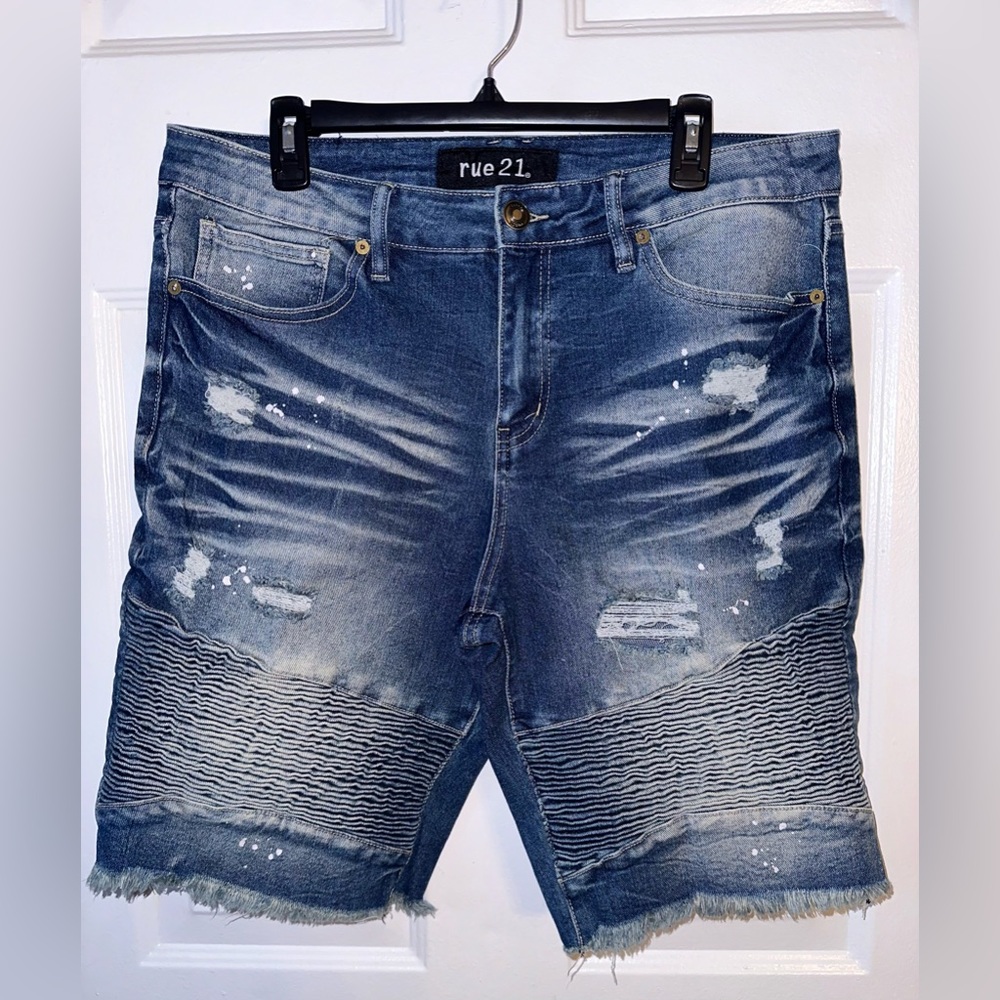RUE21 Men’s Jean shorts size 34